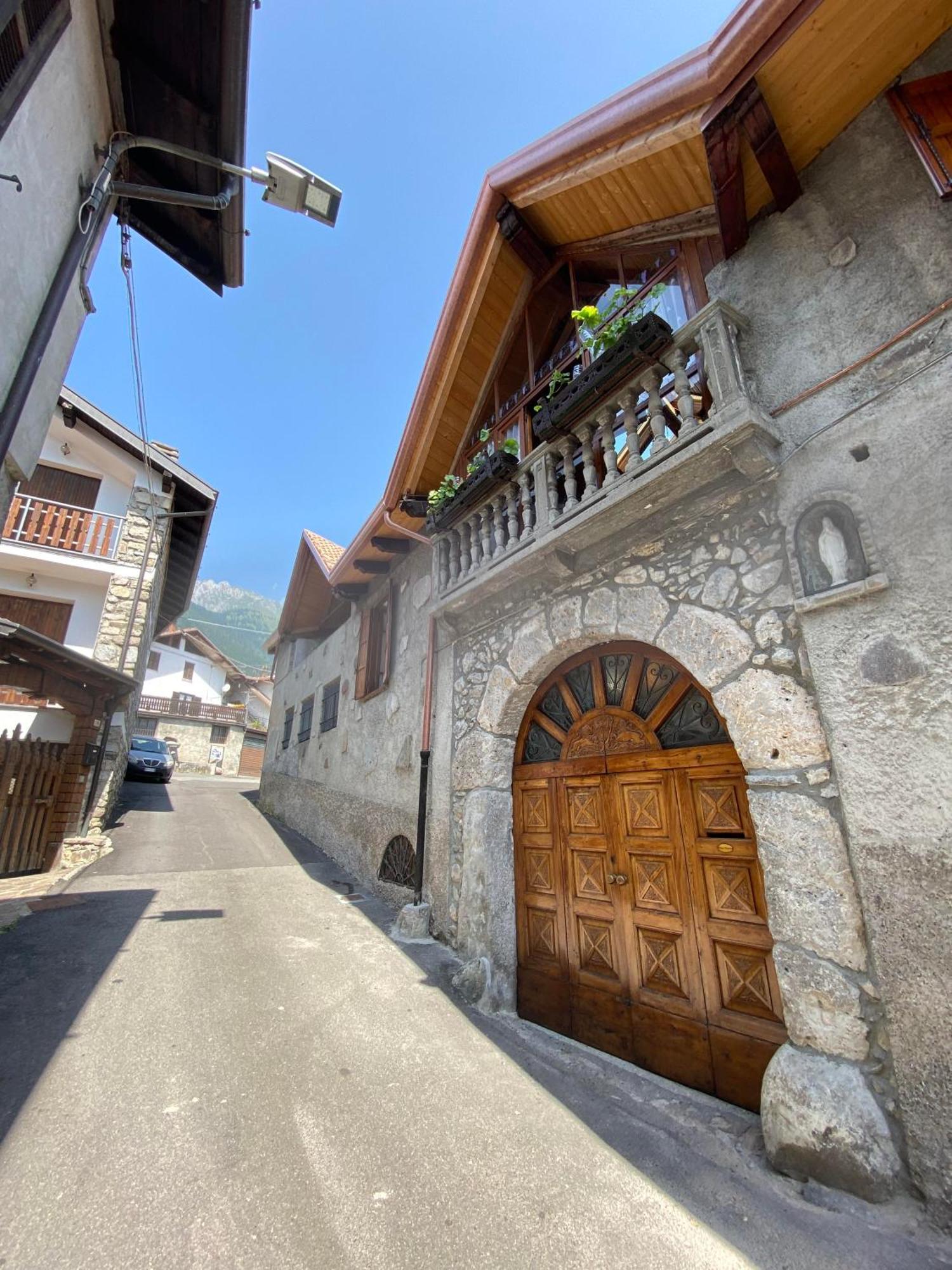 Casa Nel Centro Storico Di Borno Villa Ngoại thất bức ảnh