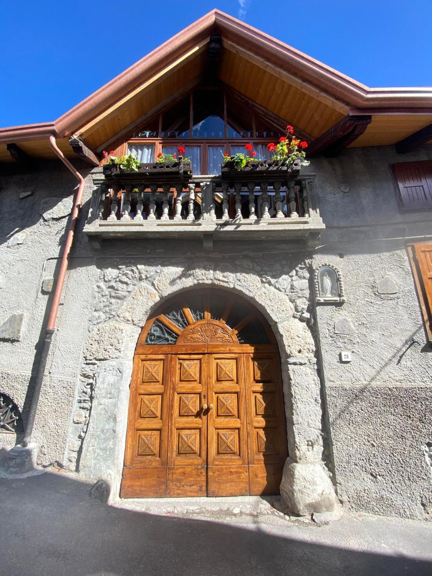 Casa Nel Centro Storico Di Borno Villa Ngoại thất bức ảnh